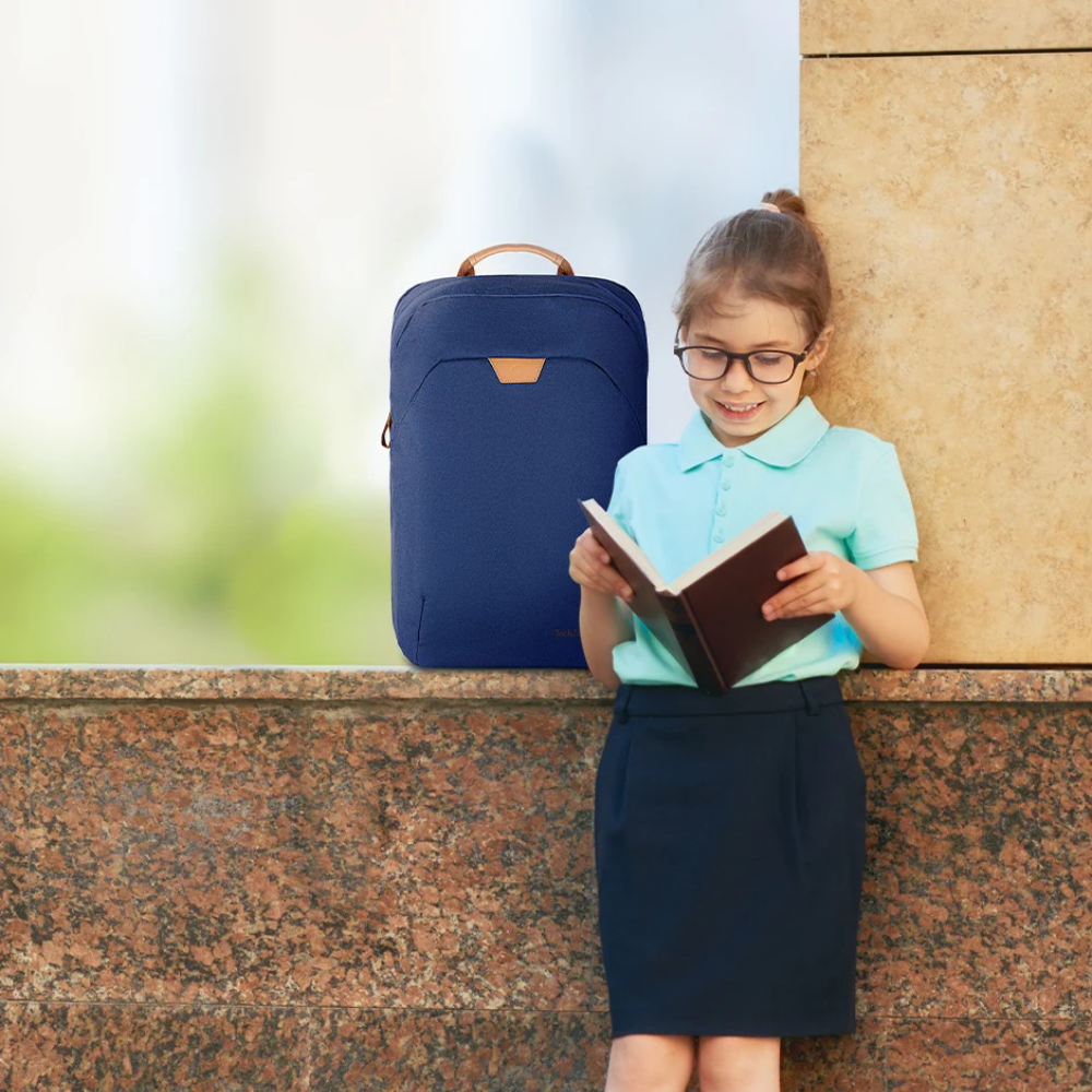 Mochila Backpack TechZone Echo Hero de 15.6" TZLBP56W-A de Materiales Reciclados Azul