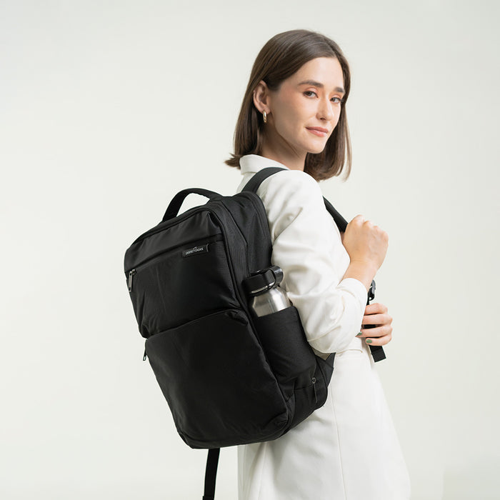 Mochila ejecutiva Perfect Choice para laptop 15.6 pulg a 17 pulg modelo PC-085072 color Negro