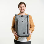 Mochila Perfect Choice ejecutiva expandible y espaciosa para laptop Nessara compartibilidad laptop 15.6 modelo PC-084693 color Gris
